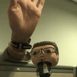 浩克从不穿裤子