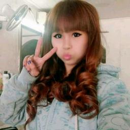 ម៉ាក់​ឆ្នាស់小美女